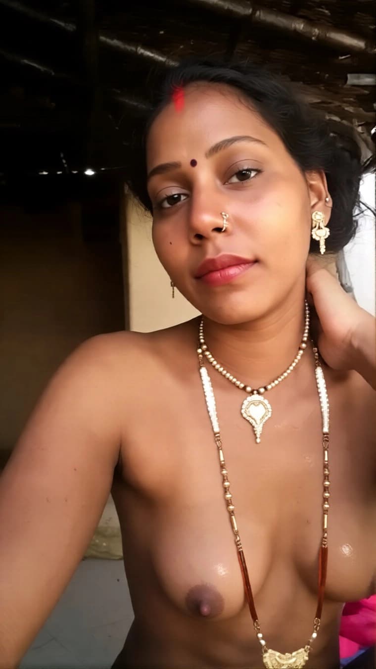 Featured image for Bhabhi Completely Nude Showing Armpits And Spreads Pussy